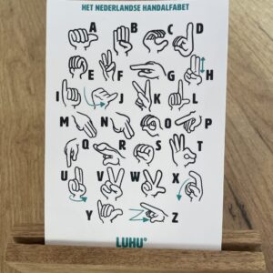 Ansichtkaart Luhu met handalfabet